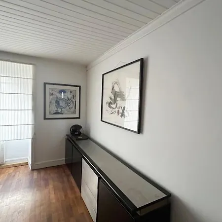 Artist's House, Heart Of Town