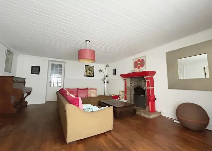 Artist's House, Heart Of Town *