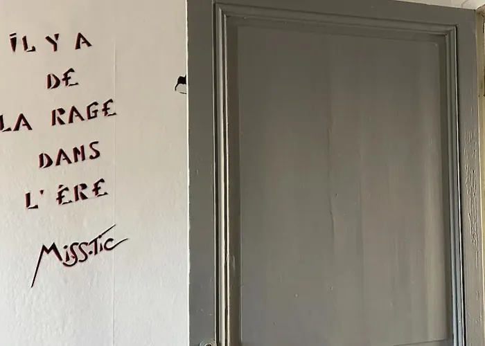 Artist's House, Heart Of Town *