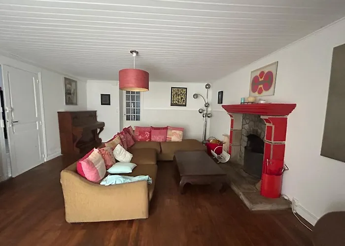 Artist's House, Heart Of Town